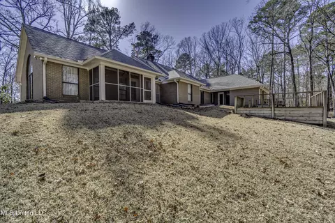 Exterior - 110 Meadowview Dr, Brandon, MS 39047 photo 14 of 16