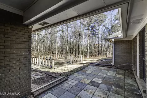 Exterior - 110 Meadowview Dr, Brandon, MS 39047 photo 5 of 16