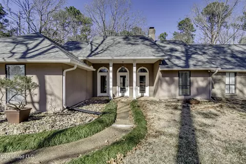 Exterior - 110 Meadowview Dr, Brandon, MS 39047 photo 2 of 16