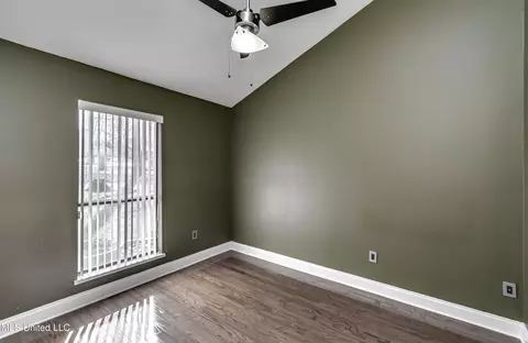 Bedroom - 110 Meadowview Dr, Brandon, MS 39047 photo 3 of 4