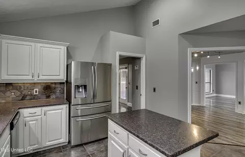 Kitchen - 110 Meadowview Dr, Brandon, MS 39047 photo 2 of 5