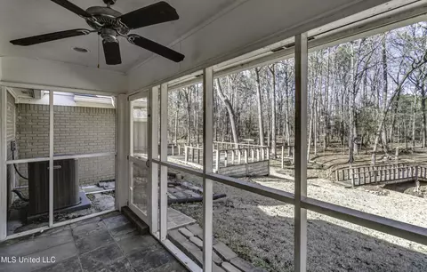 Exterior - 110 Meadowview Dr, Brandon, MS 39047 photo 11 of 16