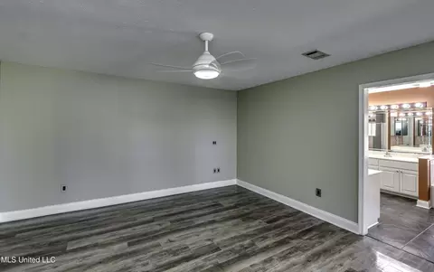 Bedroom - 110 Meadowview Dr, Brandon, MS 39047 photo 1 of 4