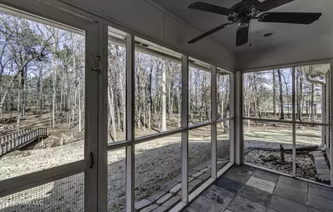 Exterior - 110 Meadowview Dr, Brandon, MS 39047 photo 9 of 16
