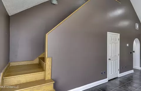Entry Way - 110 Meadowview Dr, Brandon, MS 39047 photo 2 of 2
