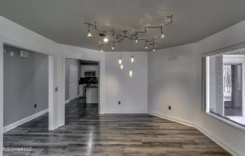 Dining - 110 Meadowview Dr, Brandon, MS 39047 photo 3 of 4