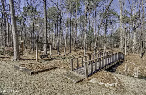 Exterior - 110 Meadowview Dr, Brandon, MS 39047 photo 16 of 16