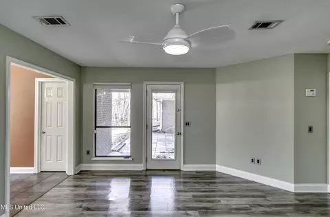 Living - 110 Meadowview Dr, Brandon, MS 39047 photo 5 of 7