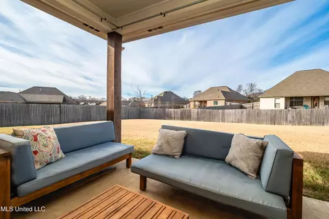 Exterior - 449 Cumberland Rdg, Madison, MS 39110 photo 2 of 5