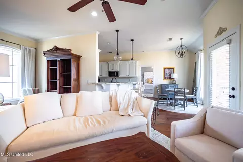 Living - 449 Cumberland Rdg, Madison, MS 39110 photo 3 of 3