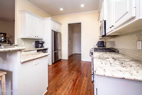 Kitchen - 449 Cumberland Rdg, Madison, MS 39110 photo 2 of 5