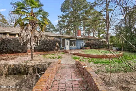 Exterior - 4545 Meadowhill Dr, Jackson, MS 39206 photo 3 of 5