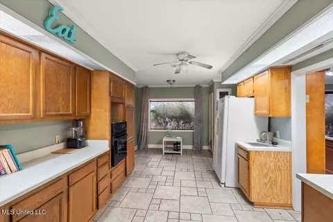 Kitchen - 4545 Meadowhill Dr, Jackson, MS 39206 photo 1 of 3