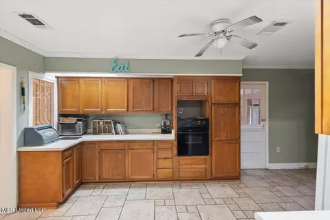 Kitchen - 4545 Meadowhill Dr, Jackson, MS 39206 photo 2 of 3