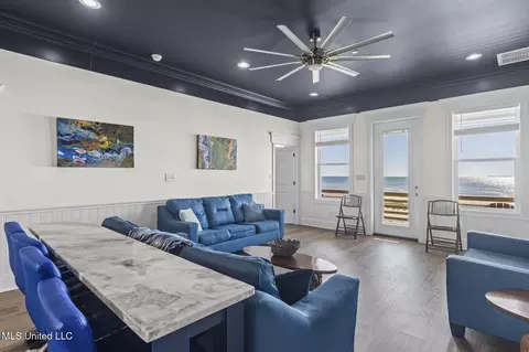 Living - 601 E Beach Blvd, Long Beach, MS 39560 photo 2 of 3