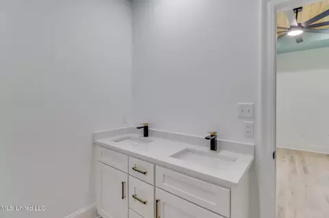 Bath - 1003 Finley St, Long Beach, MS 39560 photo 1 of 4