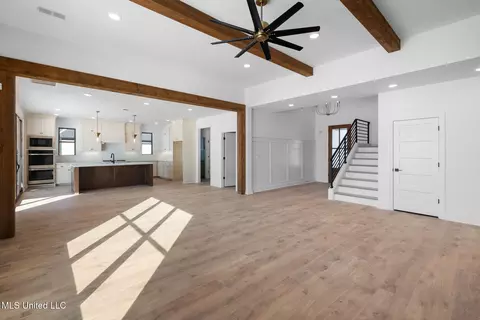 Living - 343 Camp Xing, Hernando, MS 38632 photo 3 of 4