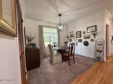 Dining - 982 S Church St, Brookhaven, MS 39601 photo 3 of 7