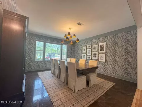 Dining - 982 S Church St, Brookhaven, MS 39601 photo 4 of 7
