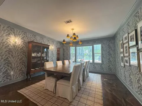 Dining - 982 S Church St, Brookhaven, MS 39601 photo 6 of 7