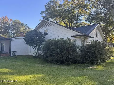 Exterior - 982 S Church St, Brookhaven, MS 39601 photo 8 of 9