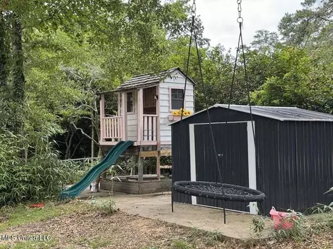 Exterior - 982 S Church St, Brookhaven, MS 39601 photo 5 of 9