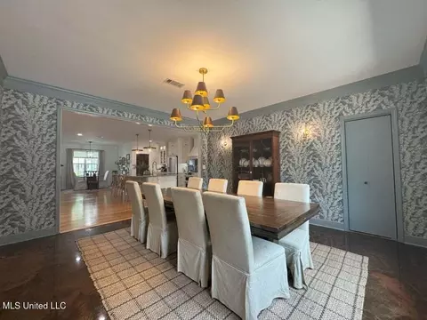 Dining - 982 S Church St, Brookhaven, MS 39601 photo 7 of 7