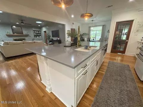 Kitchen - 982 S Church St, Brookhaven, MS 39601 photo 6 of 8
