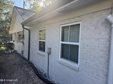 Exterior - 982 S Church St, Brookhaven, MS 39601 photo 7 of 9
