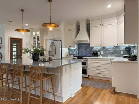 Kitchen - 982 S Church St, Brookhaven, MS 39601 photo 4 of 8