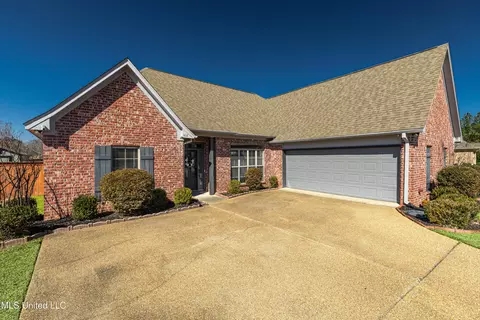 Exterior - 412 Rolling Hills Cir, Brandon, MS 39042 photo 5 of 16