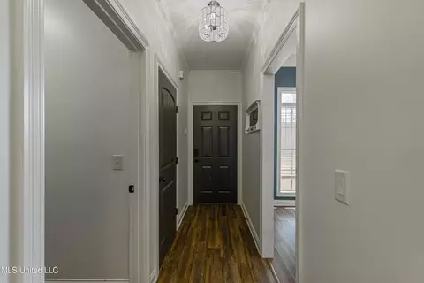 Entry Way - 412 Rolling Hills Cir, Brandon, MS 39042 photo 3 of 7