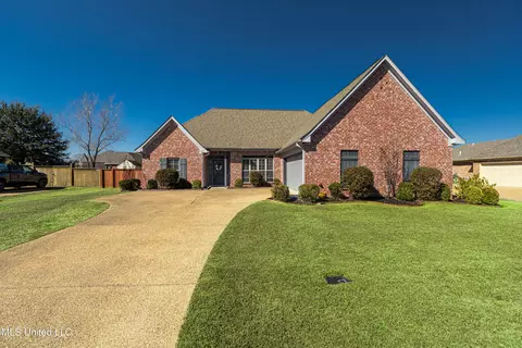 Exterior - 412 Rolling Hills Cir, Brandon, MS 39042 photo 2 of 16