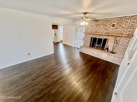 Living - 22780 County Road 511, Sidon, MS 38954 photo 2 of 3