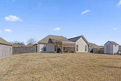 Exterior - 233 Rockbridge Dr, Madison, MS 39110 photo 3 of 5