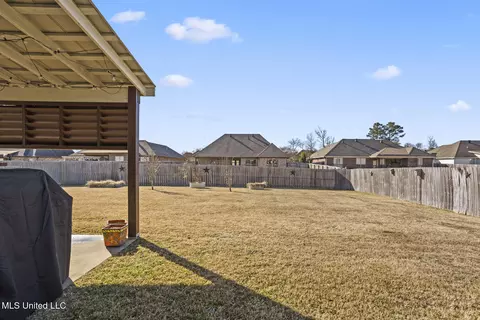 Exterior - 233 Rockbridge Dr, Madison, MS 39110 photo 5 of 5