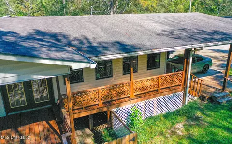 3601 Sandy Bayou Rd, Moss Point, MS 39562
