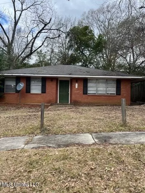 110 4th St, Mccomb, MS 39648