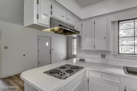 Kitchen - 632 NW Second Ave, Magee, MS 39111 photo 2 of 7
