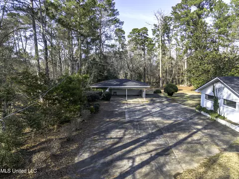 Exterior - 632 NW Second Ave, Magee, MS 39111 photo 9 of 20