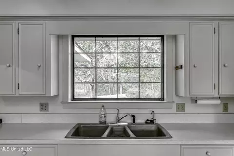 Kitchen - 632 NW Second Ave, Magee, MS 39111 photo 3 of 7