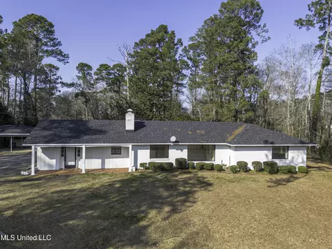 632 NW Second Ave, Magee, MS 39111