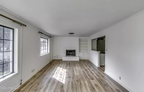 Living - 632 NW Second Ave, Magee, MS 39111 photo 15 of 16
