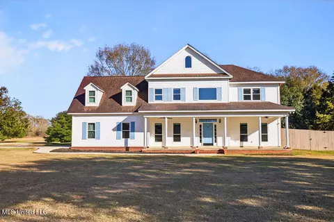 34 E Hidden Hills Dr, Picayune, MS 39466
