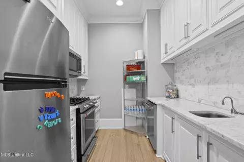 Kitchen - 149 Old Farm Rd, Madison, MS 39110 photo 8 of 13