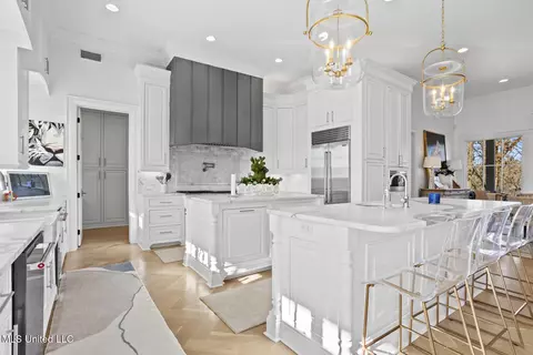 Kitchen - 149 Old Farm Rd, Madison, MS 39110 photo 3 of 13