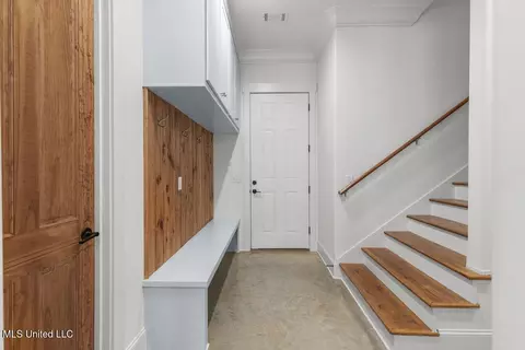 Entry Way - 136 Trails End, Flora, MS 39071 photo 5 of 7