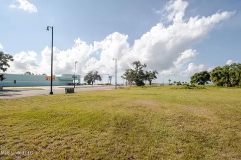 111 Courthouse Rd, Gulfport, MS 39507