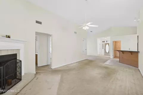 Living - 108236 Kapalama Dr, Diamondhead, MS 39525 photo 4 of 6