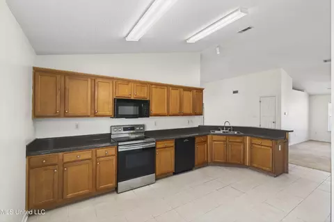 Kitchen - 108236 Kapalama Dr, Diamondhead, MS 39525 photo 2 of 3